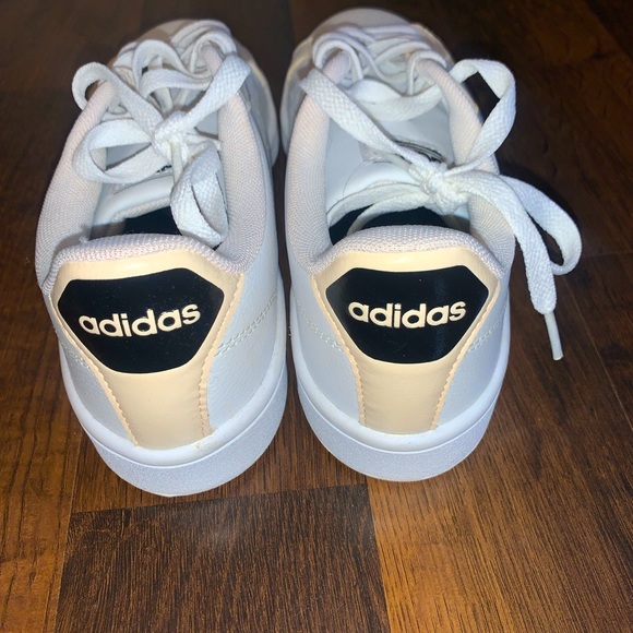 ADIDAS - Picture 2 of 3